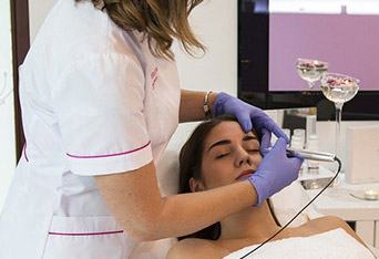 What You Need to Know About Dermaplaning