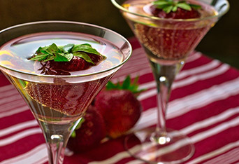 30+ Winter Cocktails to Spice Up Your Holiday Parties