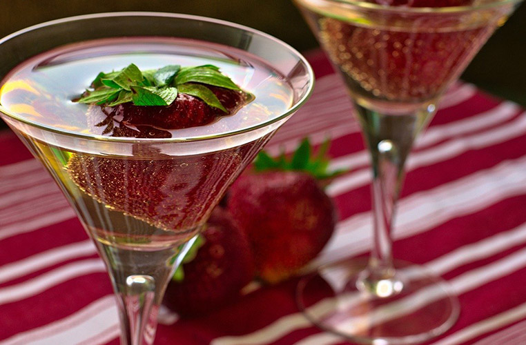 30+ Winter Cocktails to Spice Up Your Holiday Parties